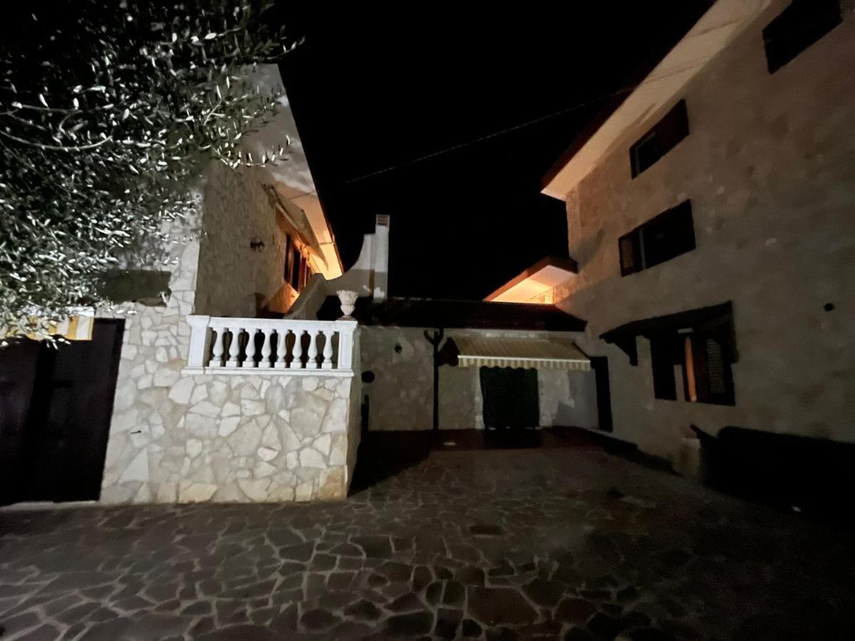 Case Vacanza E Camere In Villa Isabella Con Parcheggio Custodito E Wifi جويا ديل كولي المظهر الخارجي الصورة