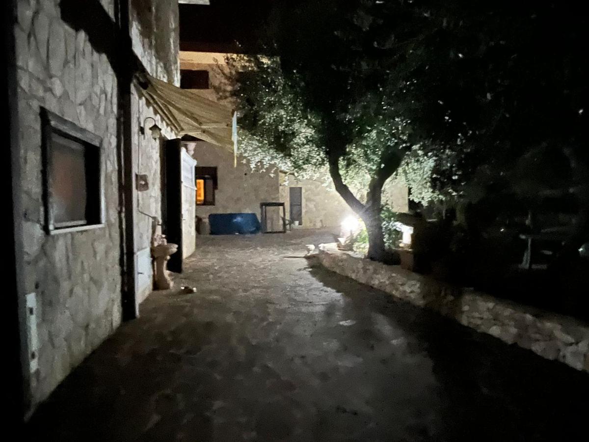 Case Vacanza E Camere In Villa Isabella Con Parcheggio Custodito E Wifi جويا ديل كولي المظهر الخارجي الصورة