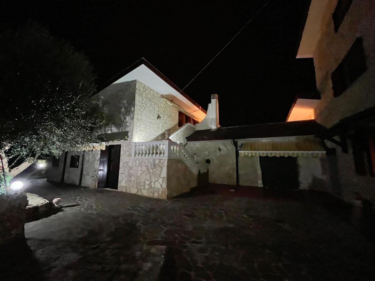 Case Vacanza E Camere In Villa Isabella Con Parcheggio Custodito E Wifi جويا ديل كولي المظهر الخارجي الصورة
