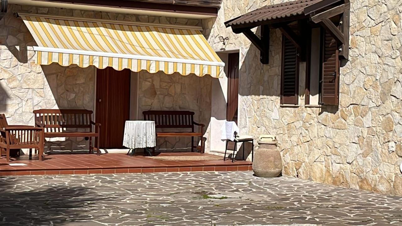 Case Vacanza E Camere In Villa Isabella Con Parcheggio Custodito E Wifi جويا ديل كولي المظهر الخارجي الصورة