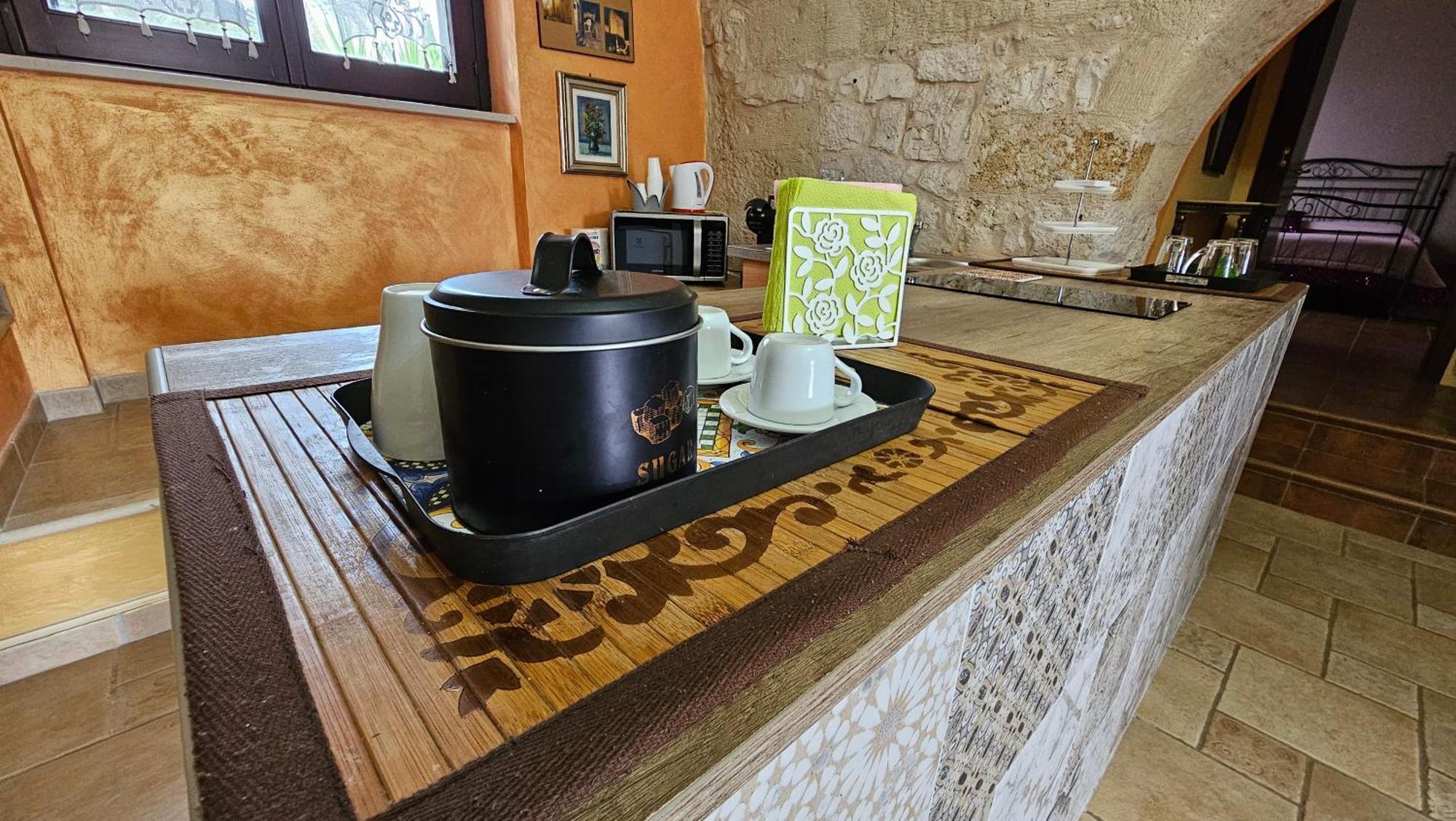 Case Vacanza E Camere In Villa Isabella Con Parcheggio Custodito E Wifi جويا ديل كولي المظهر الخارجي الصورة
