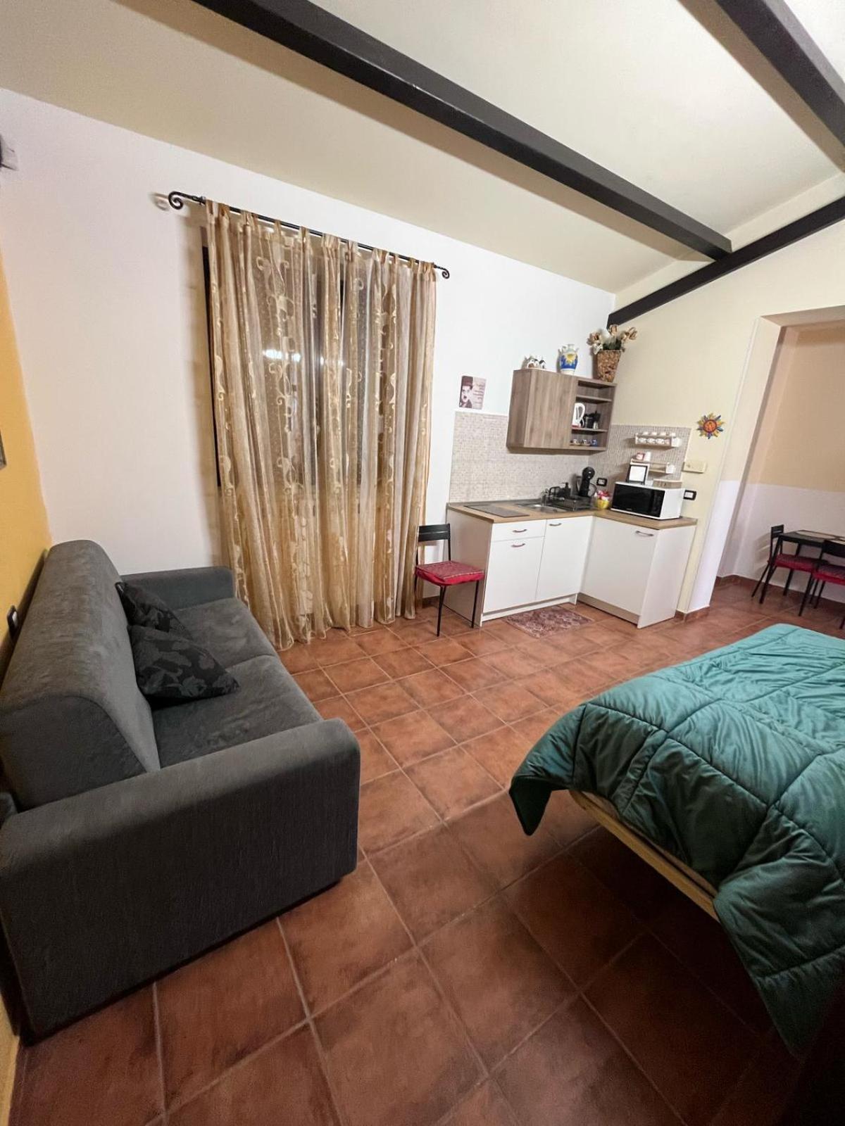 Case Vacanza E Camere In Villa Isabella Con Parcheggio Custodito E Wifi جويا ديل كولي المظهر الخارجي الصورة